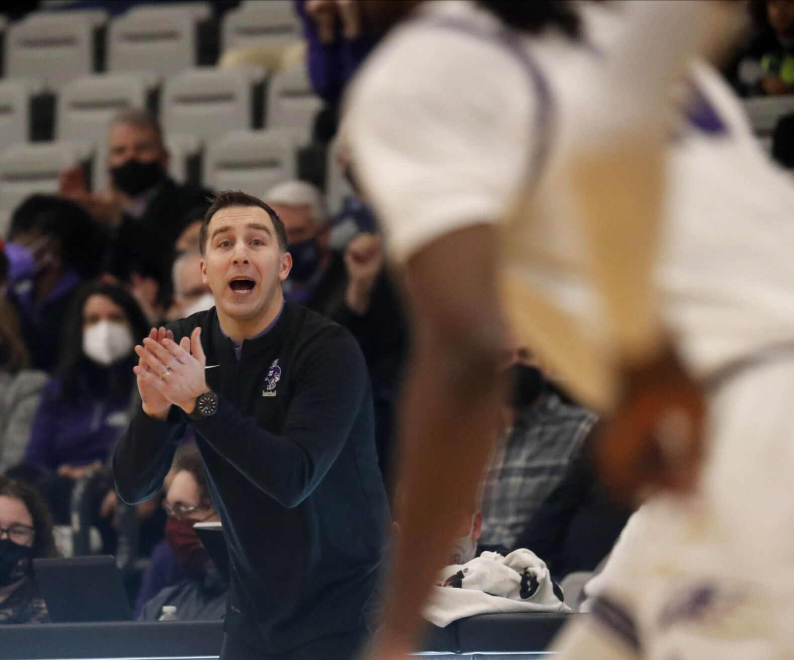 Battle of the Bridge, Canisius at Niagara men's hoops